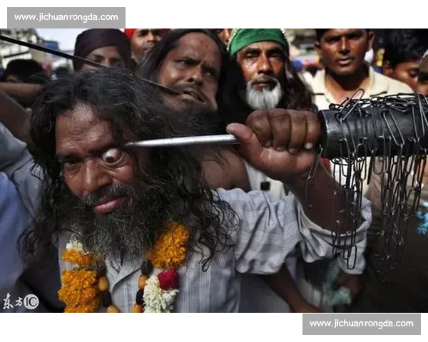 印度亚锦赛名场面：路人闯场捡球，比赛变 “荒野求生”