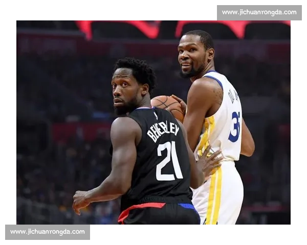 骑士对决马刺强强碰撞新老核心较量引爆赛场西部东部巅峰对抗全面升级