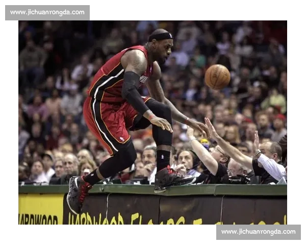 热火对决雄鹿首发阵容解析攻防焦点与胜负关键前瞻赛前深度观察